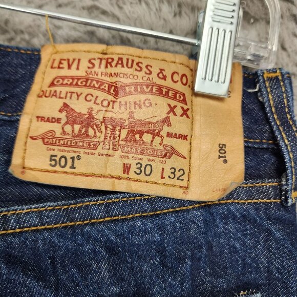 Levis Jeans Mens 30x32 501 Dark Wash Cotton Mid Rise Button Fly Classic Straight - Picture 10 of 13